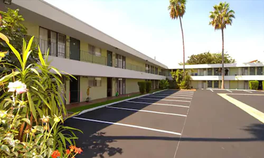 Vagabond Inn Los Angeles At Usc Eksteriør billede